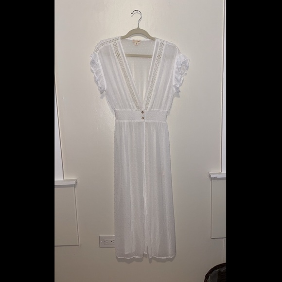 White cover up - Picture 1 of 3